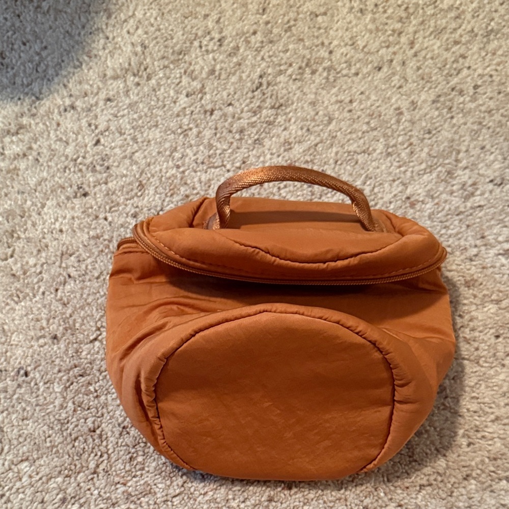 Zyia toiletry bag